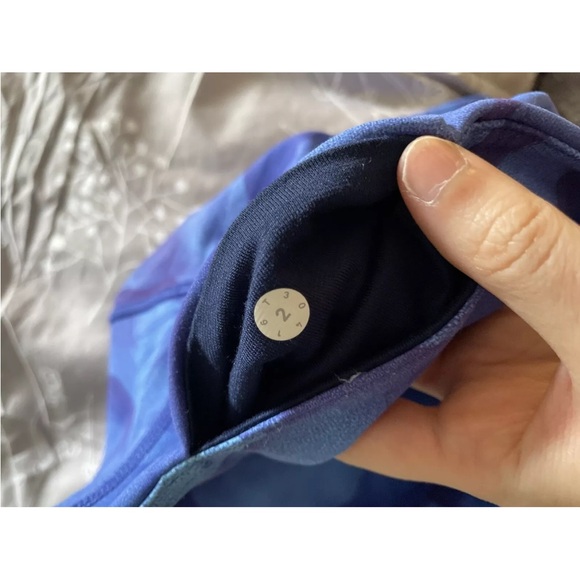 Lululemon run it out right leggings size 2 women’s - Picture 4 of 6